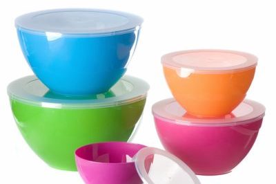 Different size safe plastic colorful bowls (4)