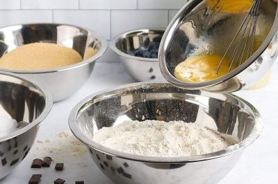 Inexpensive sturdy stainless steel bowl (6)