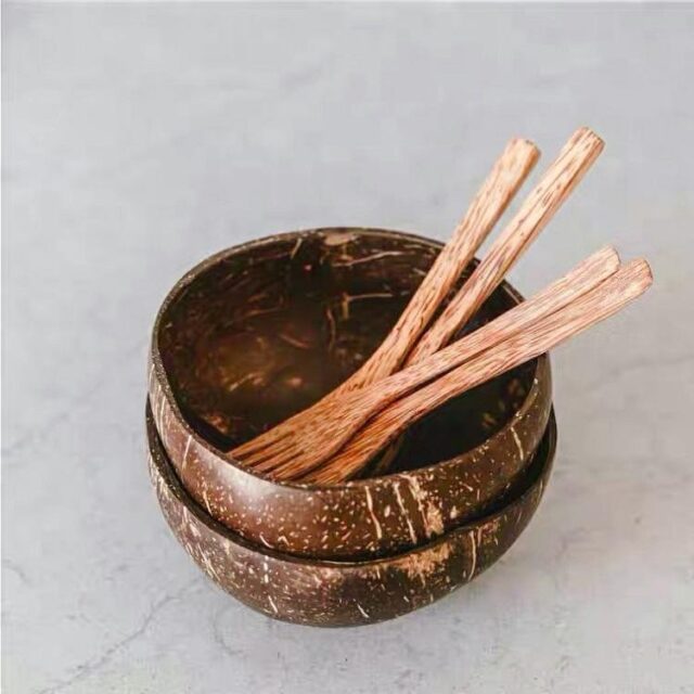 shell bowls with wooden spoons set