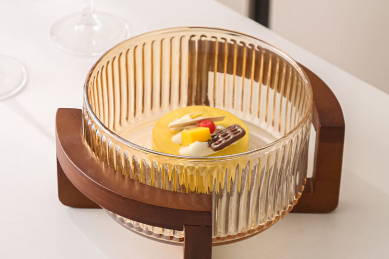 glass salad bowl with lid set