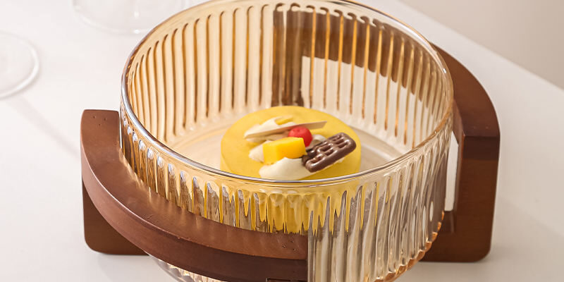 glass salad bowl with lid set