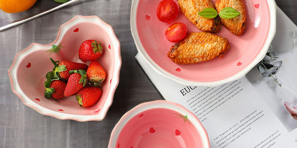 Cute strawberry ceramic bowl for noodles