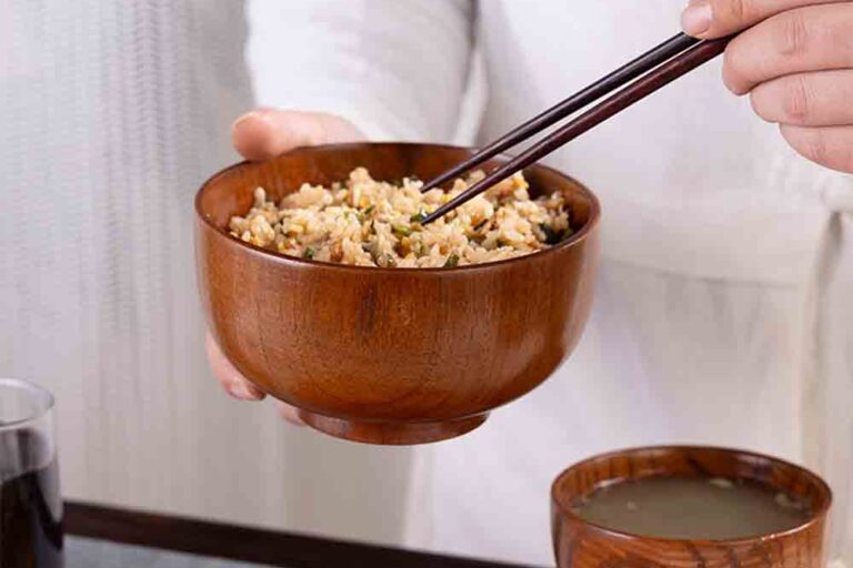 wood round food bowl for salad and dessert